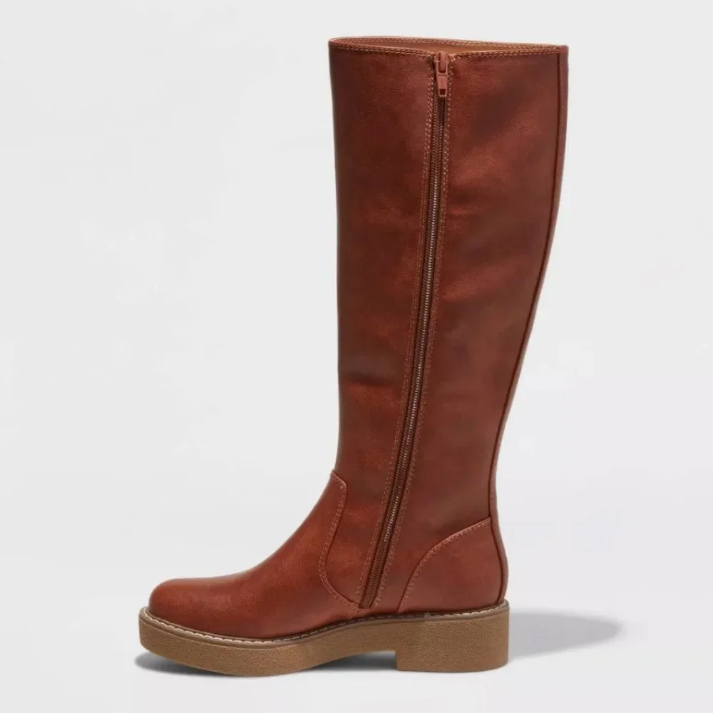 Tricia sleek knee